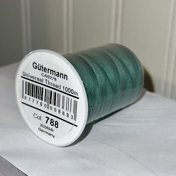 Gutermann Premium Serger Thread 1000m #788 Dark Green NEW Universal CA0276 - Picture 4 of 8